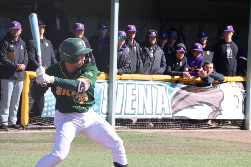 Siena slugs way to third straight win – Saratogian