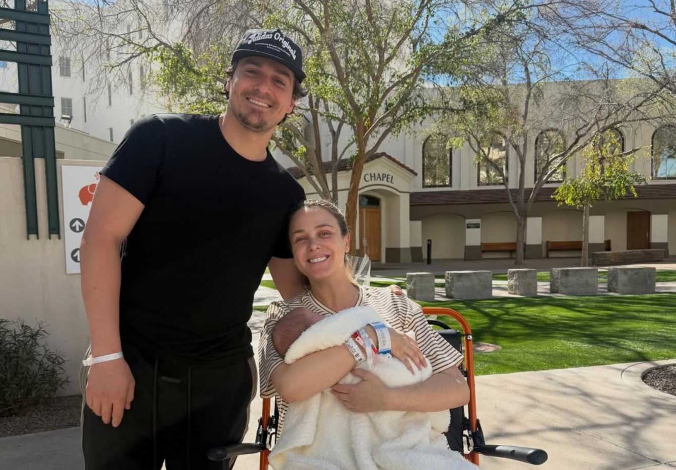 Kiké Hernandez Baby Santiago: Dodgers Star Welcomes Son