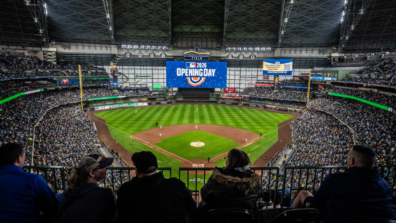 See photos from Brewers Opening Day blowout win vs. White Sox