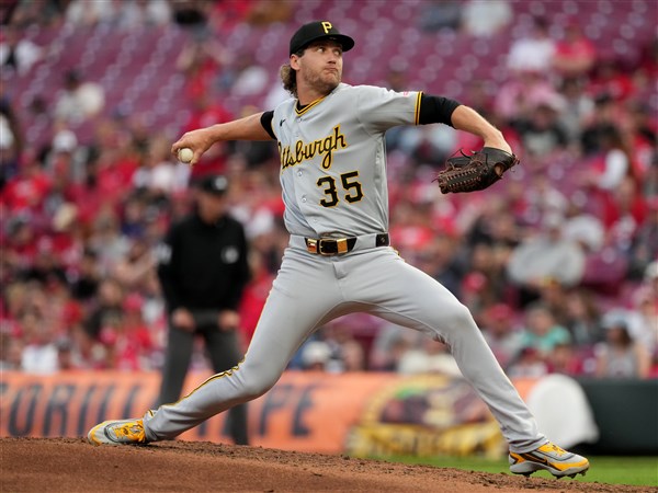 Chase Burns notches 1st major league win in Reds' 2-0 victory over Pirates