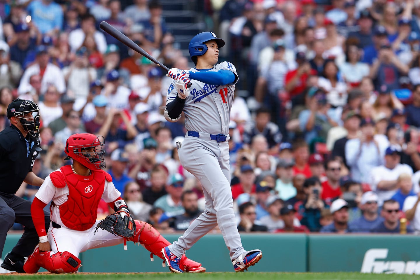 Dodgers two-way star Shohei Ohtani gifted his teammates watches before their Opening Day game.