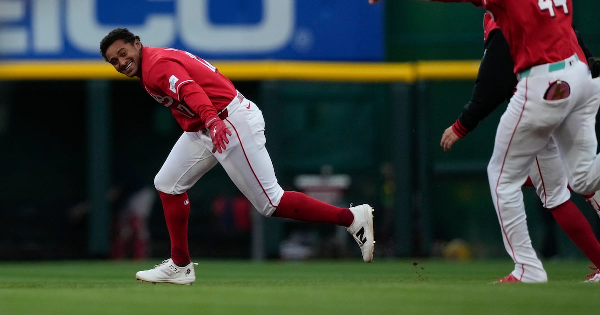 Dane Myers walk-off single lifts Reds to 6-5 win over Red Sox in 11 innings