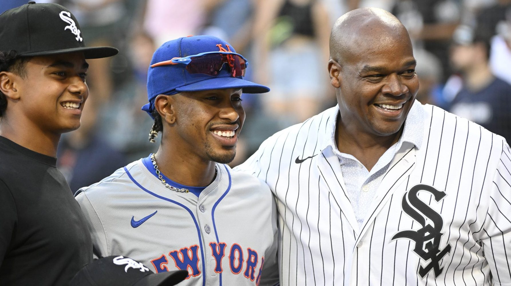 Frank Thomas Hits White Sox, Nike, and Fanatics With NIL Lawsuit