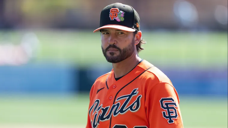 Giants' Tony Vitello warned of brutal awakening if Tennessee mindset sparks early-season panic image