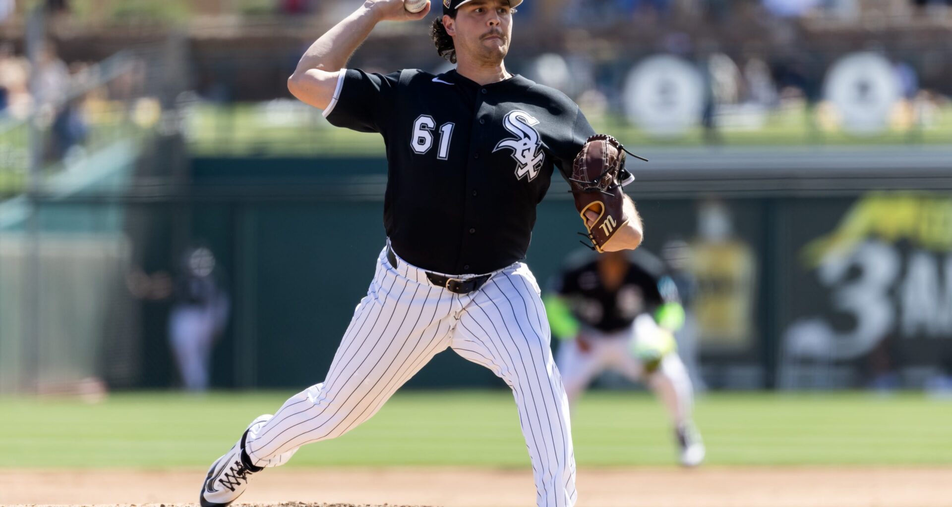 Chicago White Sox reliever leaves outing with concerning injury