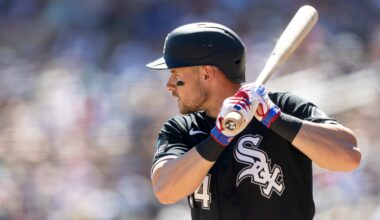 Chicago White Sox inform 2 players they won't make Opening Day roster