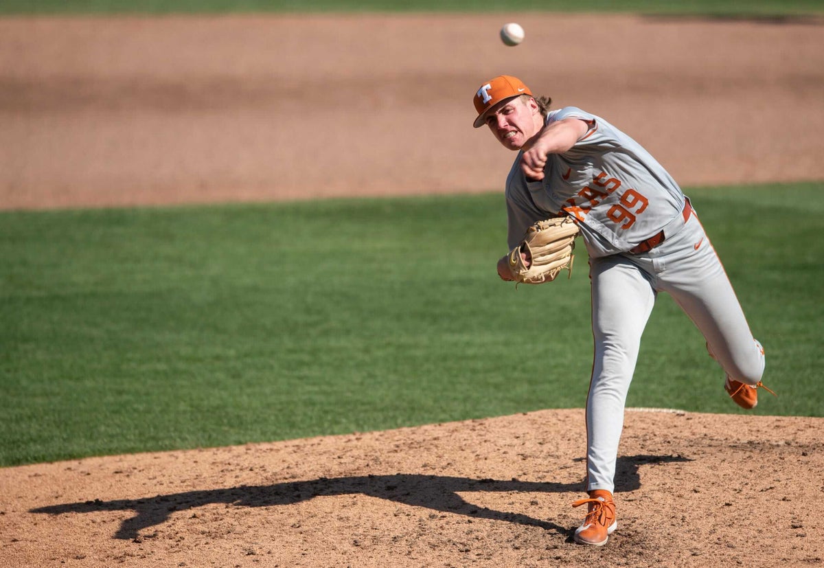 College baseball week in review: Texas takes series at Auburn, Mainieri out at South Carolina
