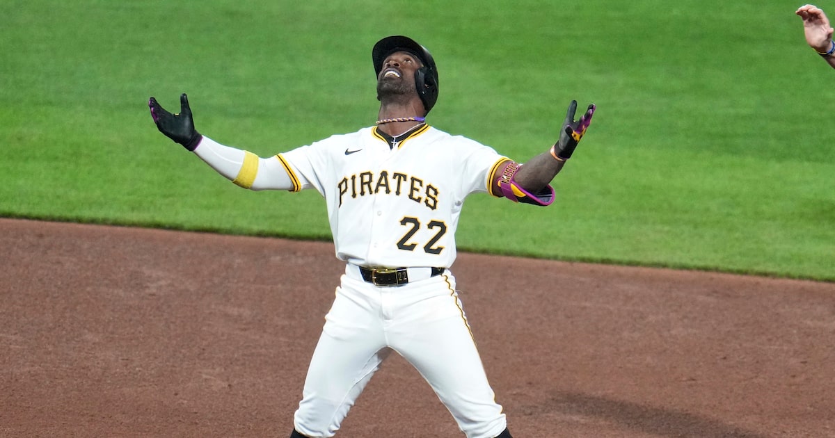 Who is Andrew McCutchen? 5 things to know about the veteran former MVP joining the Rangers