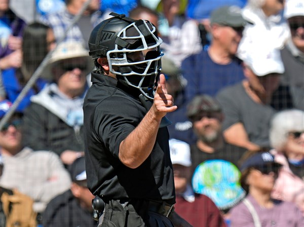 Walton: That pitch was outside! Kill the computer!