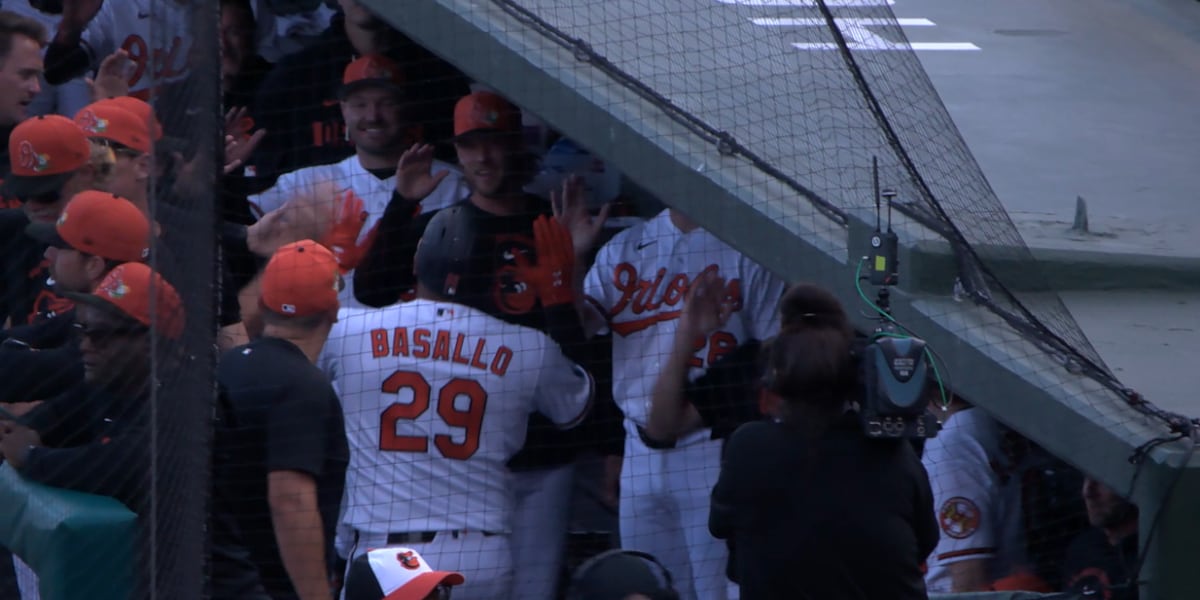 Samuel Basallo shines for the O’s in a high-flying clash with the Pirates on Thursday night in Sarasota