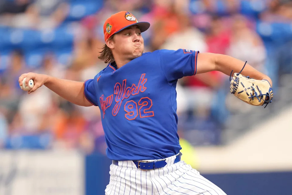 New York Mets pitcher Jack Wenninger (92) pitches in the fifth inning against the Houston Astros on March 1, 2026, at Clover Park.