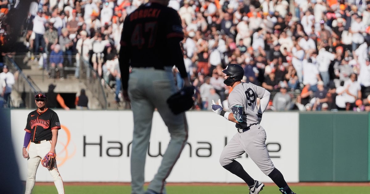 Aaron Judge hits 2nd home run in 2 games as Yankees beat Giants 3-1 to complete series sweep