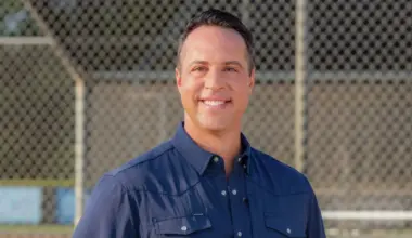 Former MLB superstar Mark Teixeira wins GOP congressional primary in Texas