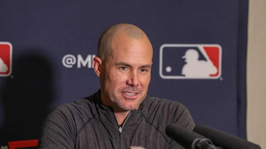 Texas Rangers manager Skip Schumaker