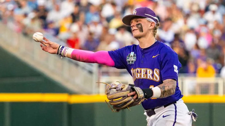 LSU Tigers second baseman Daniel Dickinson