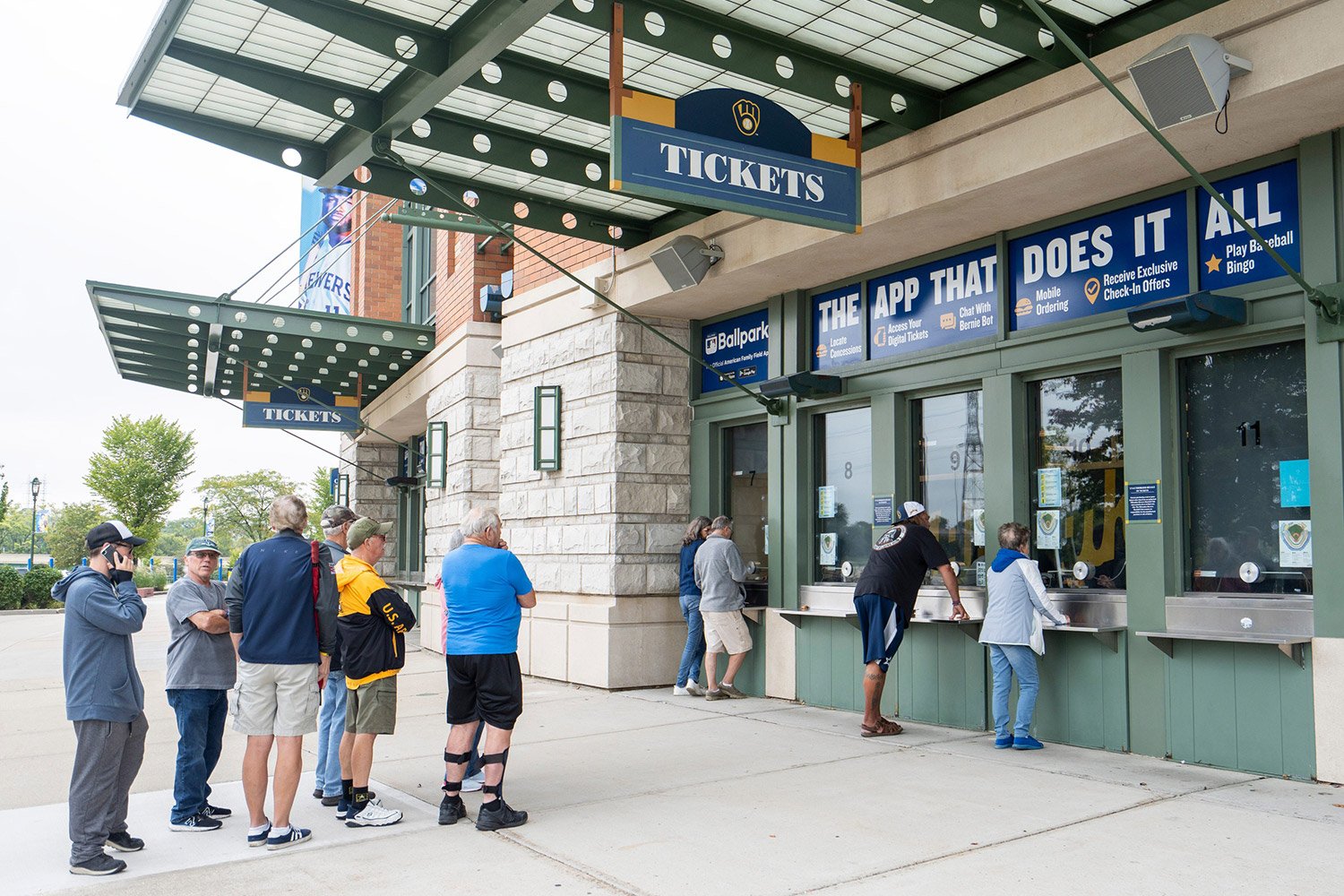 Brewers Make Nearly 1,000 Opening Day Tickets Available - Notes