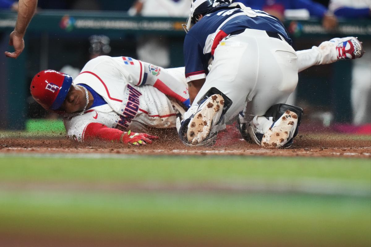 Juan Soto uses unreal swim move to score run in WBC for Dominican Republic