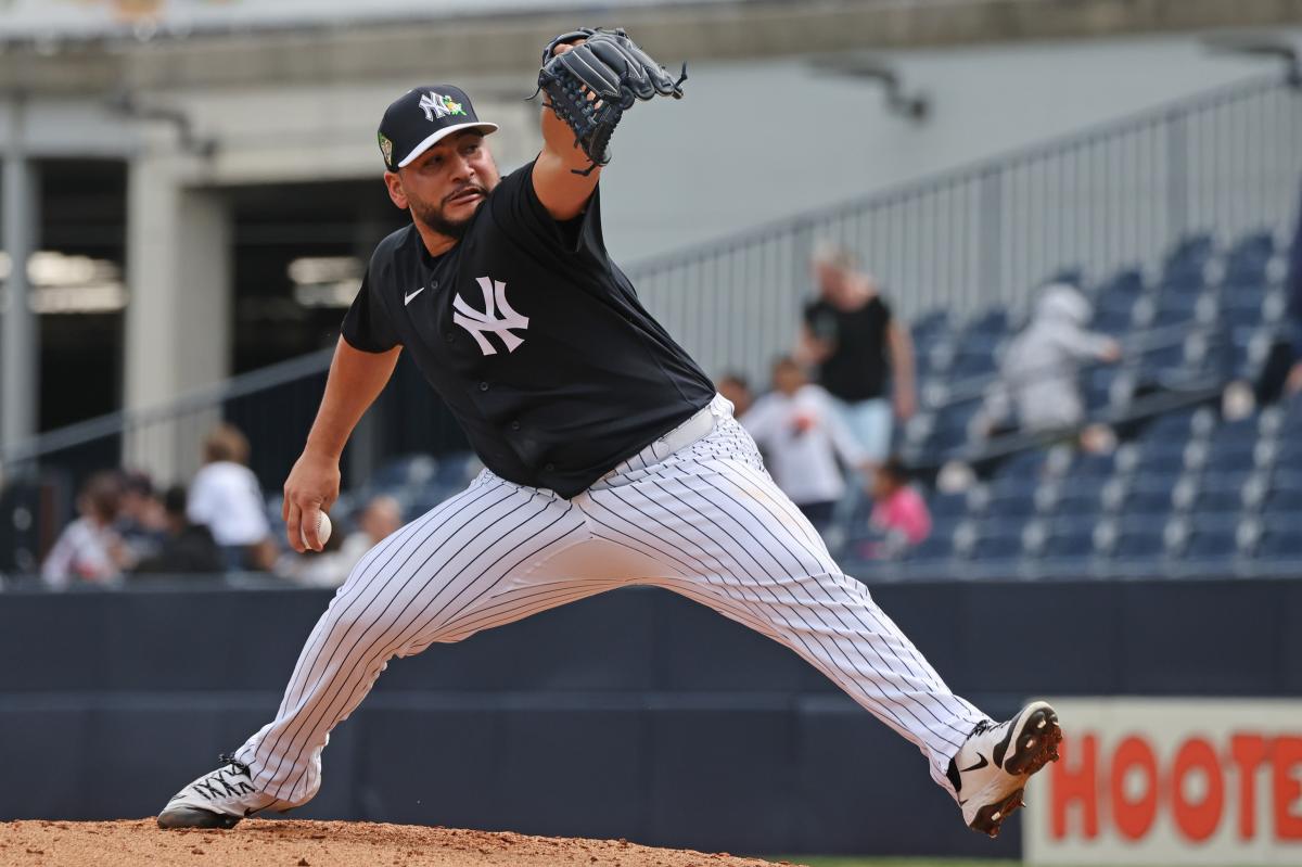 Kervin Castro has Yankees' 'attention' in push for bullpen spot