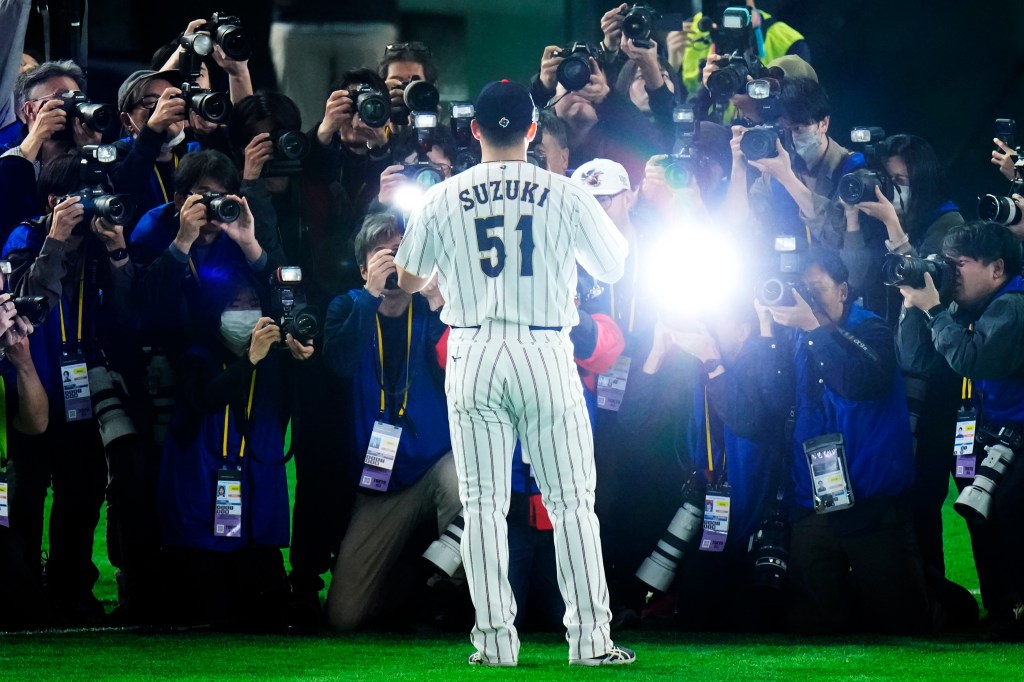 Chicago Cubs waiting for Seiya Suzuki's right knee MRI results