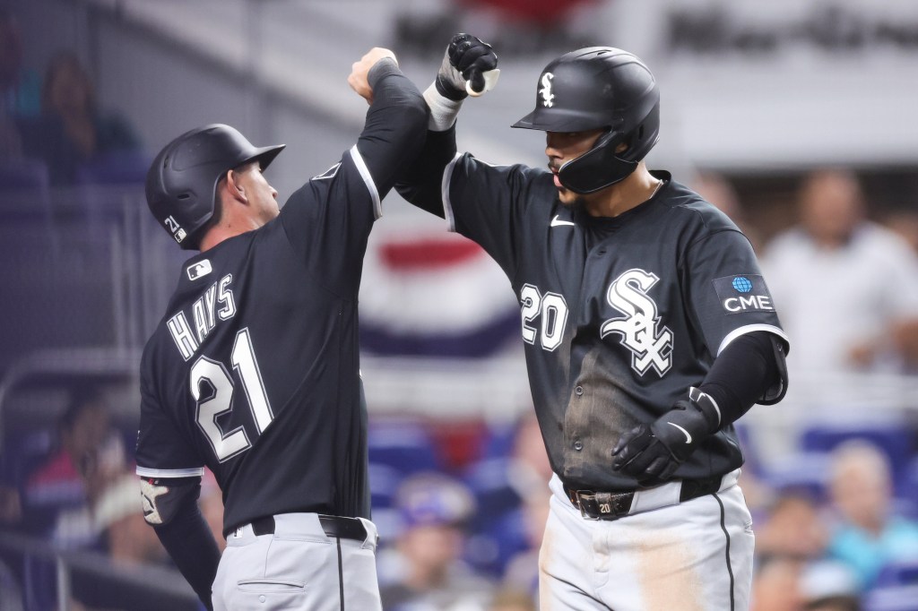 Miguel Vargas collects 6 RBIs in win