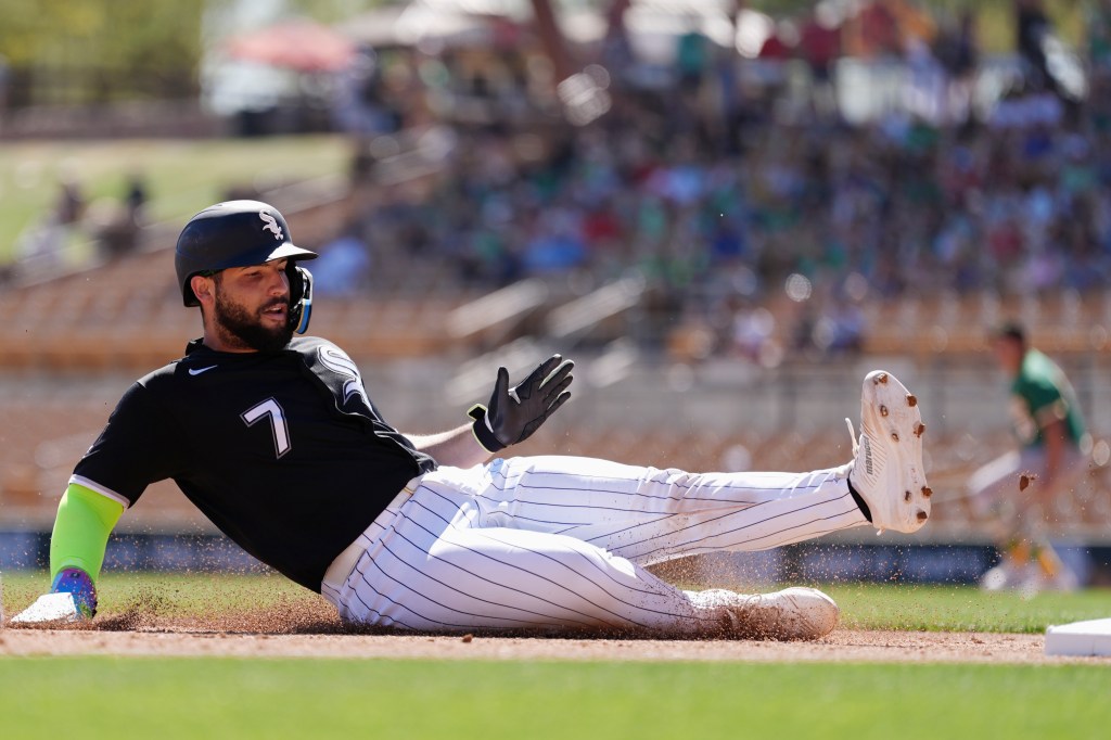Cubs, White Sox finishing up in Arizona