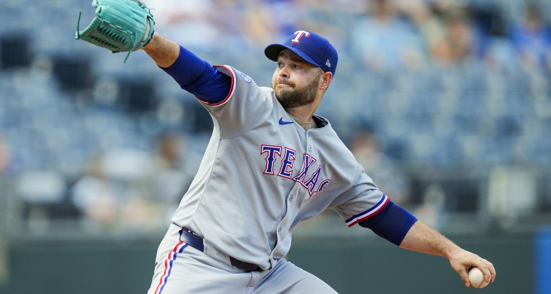 Red Sox bolster bullpen as Danny Coulombe joins club on one-year deal; Romy Gonzalez to 60-day IL