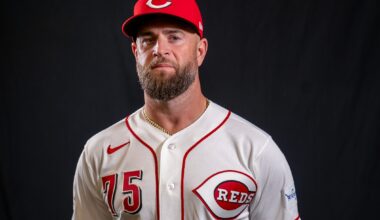 World Series champ gets chance to manage, leads Cincinnati Reds to walk-off victory