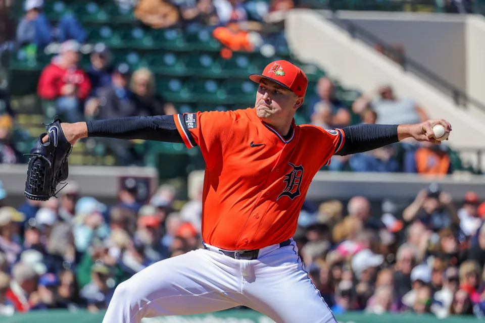 Detroit Tigers pitcher Tarik Skubal (29) throws against the Minnesota Twins.© Mike Watters-Imagn Images&NewLine;&NewLine;