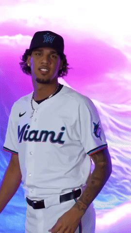 eury perez pose studio.gif