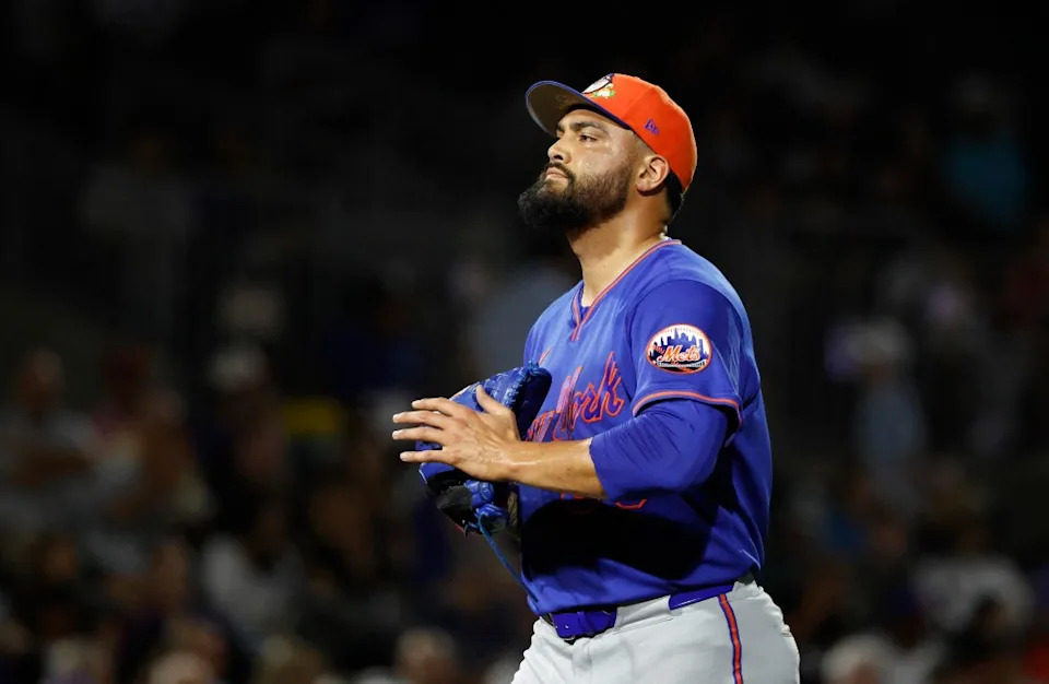 New York Mets pitcher Sean Manaea (59) walks off the field against the Miami Marlins after the first inning at Roger Dean Chevrolet Stadium on March 6, 2026. IMAGN IMAGES via Reuters Connect