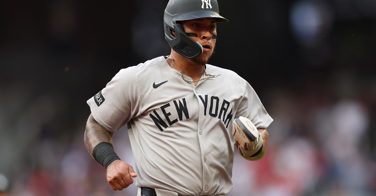 Yankees trade infielder Jorbit Vivas to Nationals for pitching prospect