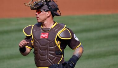 Padres hitters making loud contact, getting on base