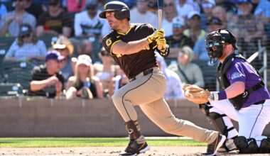 Padres struggle against Giants pitchers, lose 9-1