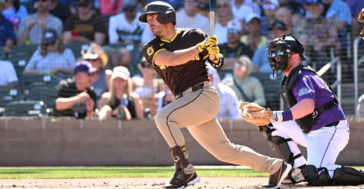 Padres struggle against Giants pitchers, lose 9-1