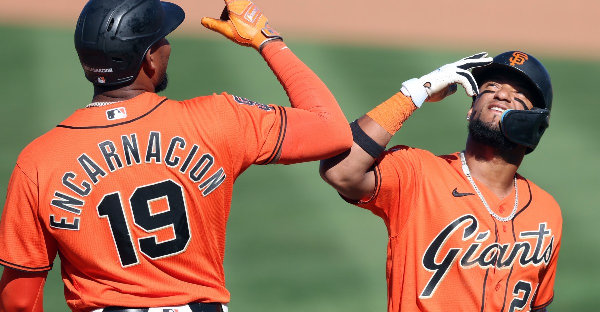 SF Giants Video: Watch Ron Washington and Jerar Encarnación run drills