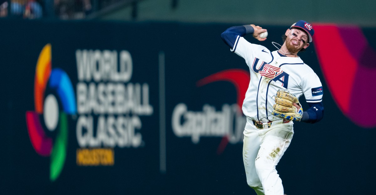 Bobby Witt Jr. dazzles with the glove at the World Baseball Classic