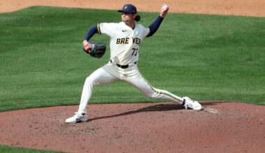 Brewers narrowly avoid being perfect-gamed in 7-1 loss to Giants