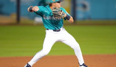 We snooze, they lose: M’s fall to Dodgers, 10-7