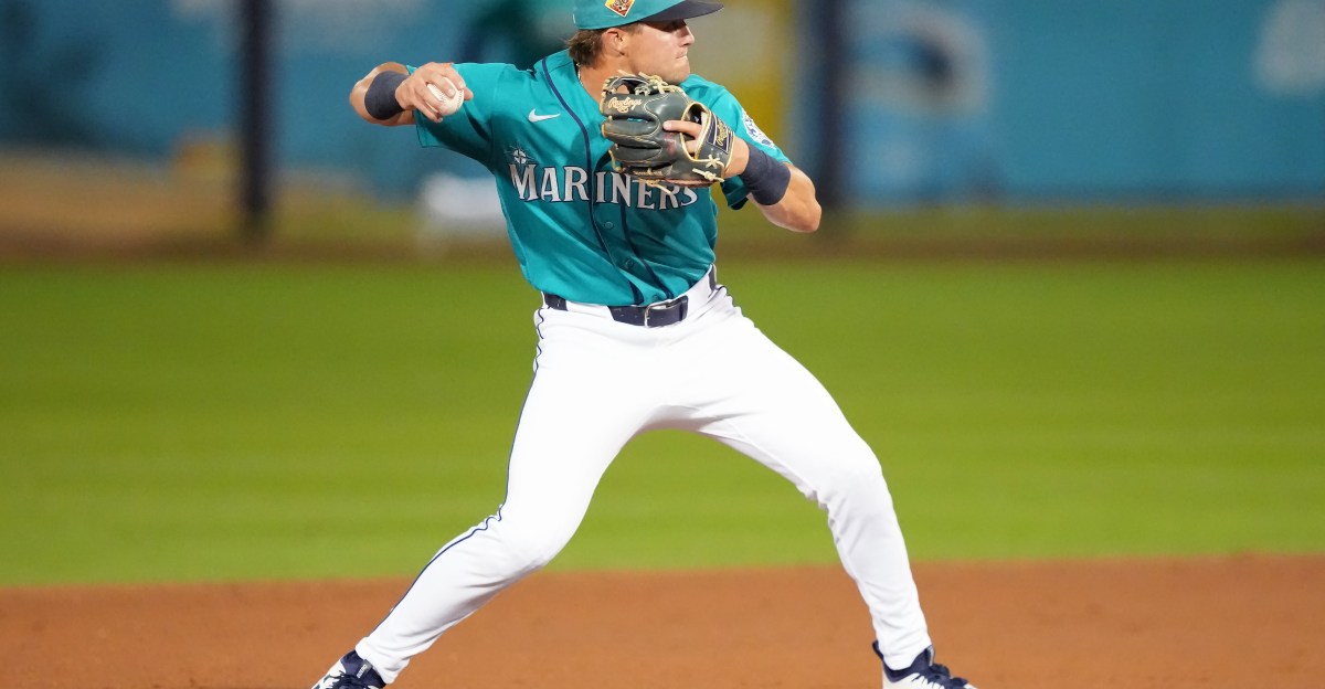 We snooze, they lose: M’s fall to Dodgers, 10-7