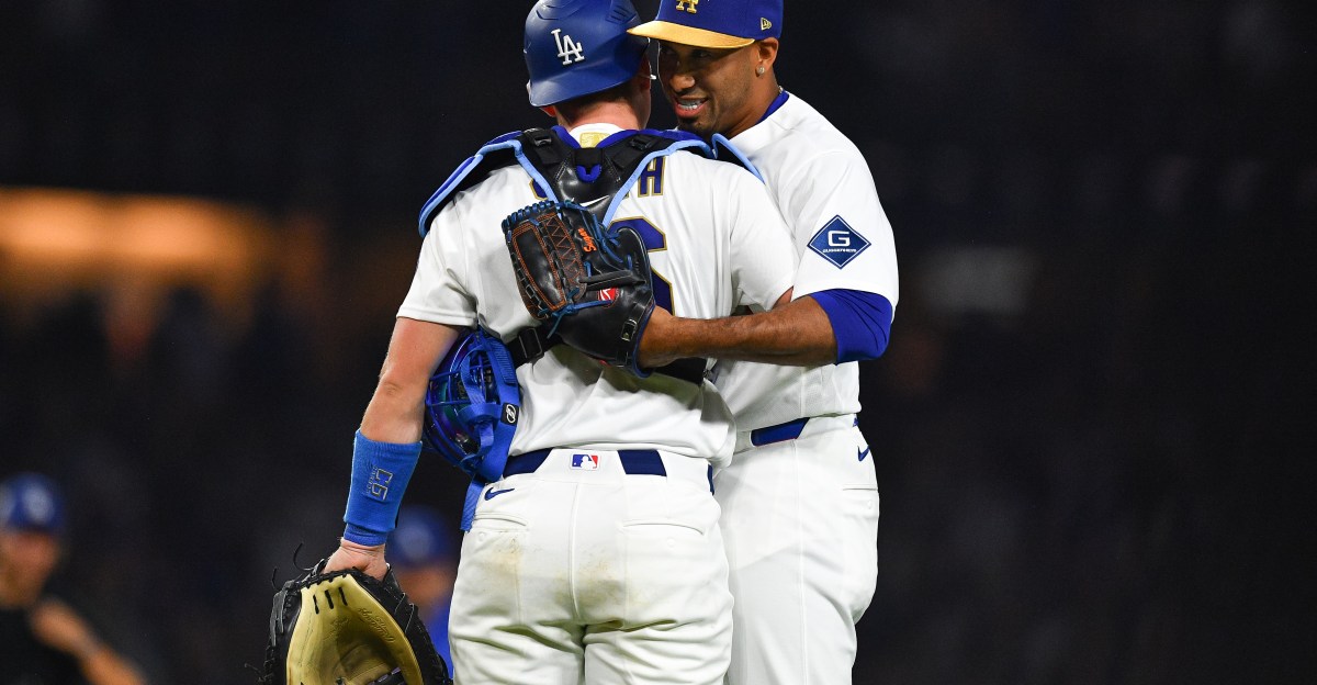 Dodgers news: Sweep Diamondbacks, championship rings, trumpets, homers