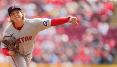 Red Sox squander early lead, lose opening series to Reds