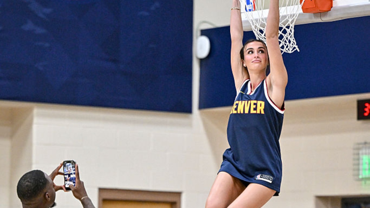Rockies Host Gianna Girardi Tries To Fire Up The Fellas In A Bikini