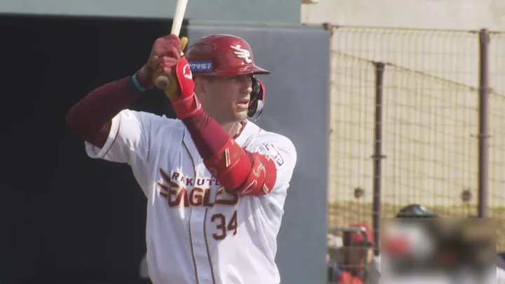 Tohoku Rakuten Golden Eagles player McCusker © Pacific League TV