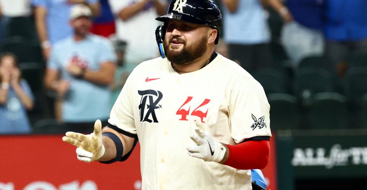 Atlanta Braves News: Rowdy Tellez signing, roster cuts, and more