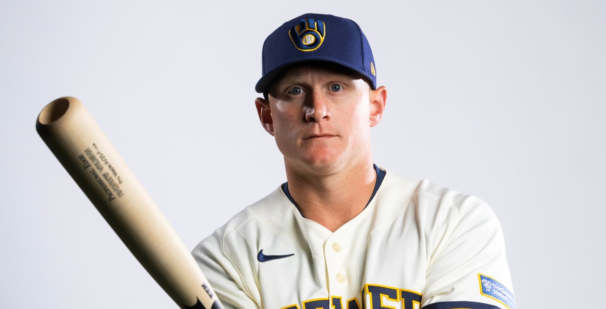 Brewers lose to Reds 9-7 despite hit parade