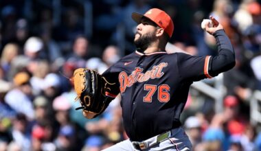 Enmanuel de Jesus added to 40-man roster, Troy Melton to the 60-day IL