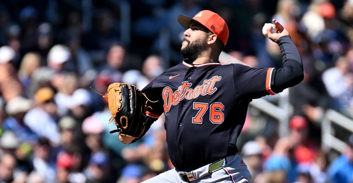 Enmanuel de Jesus added to 40-man roster, Troy Melton to the 60-day IL