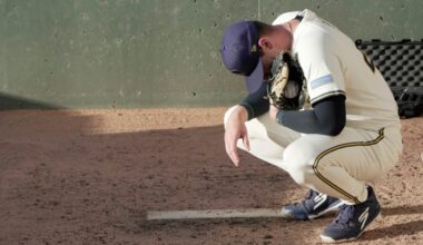 Brewers fall to Reds, 6-3, as Robert Gasser struggles