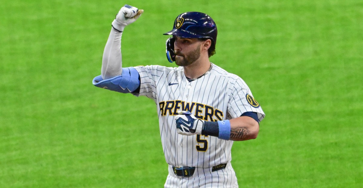 Small ball leads Brewers to 6-1 victory over White Sox