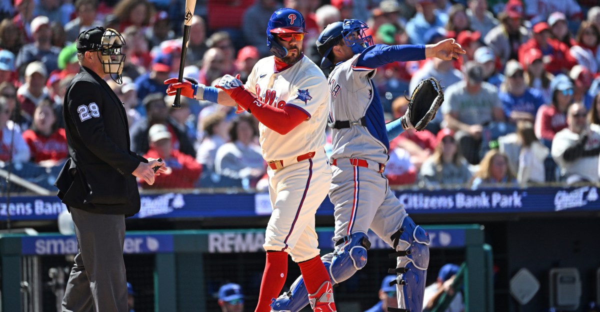 Simply offensive: Rangers 8, Phillies 3